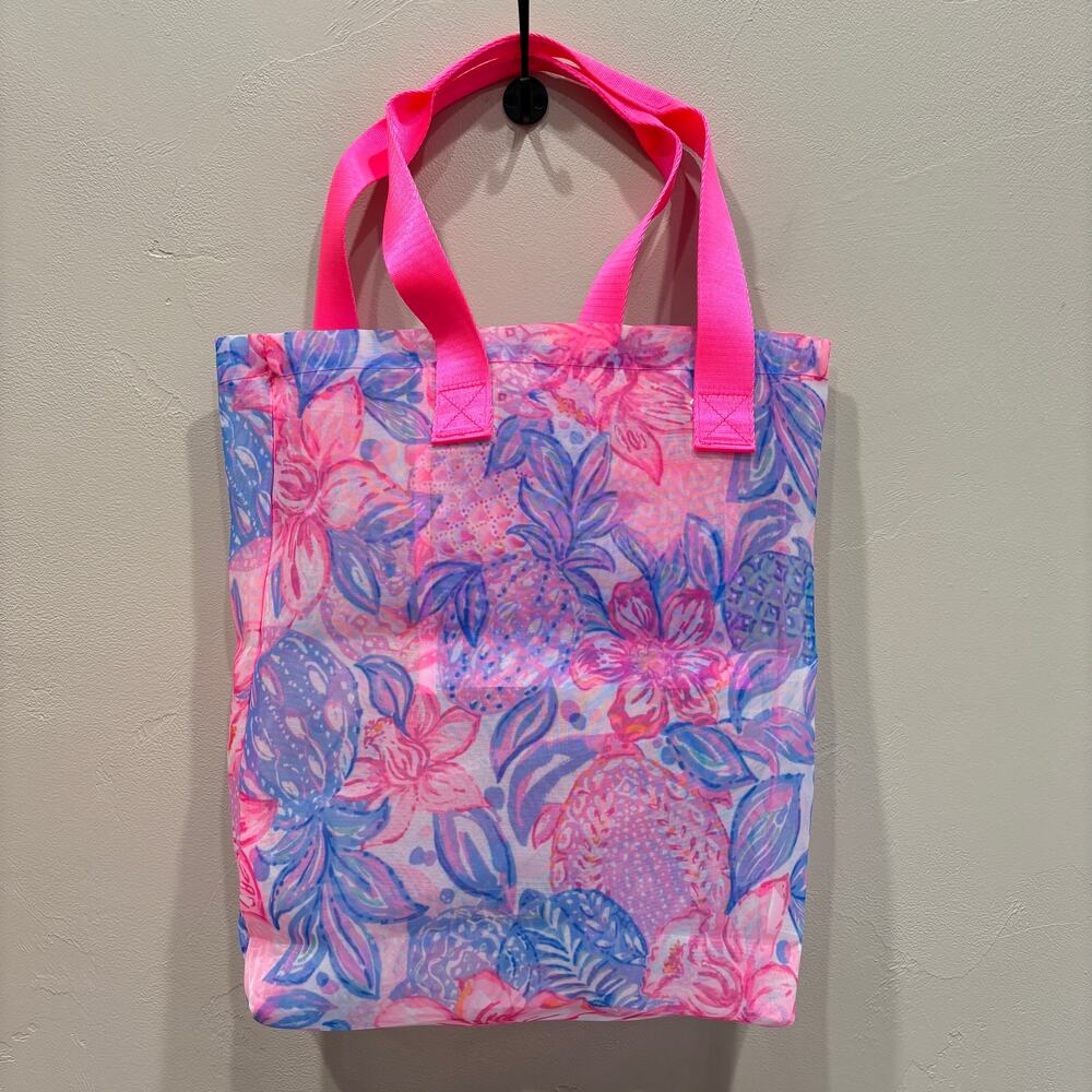 Lilly Pulitzer Mesh Tote Beach Bag in Pink Isle Snappy Turtle - Picture 2 of 7